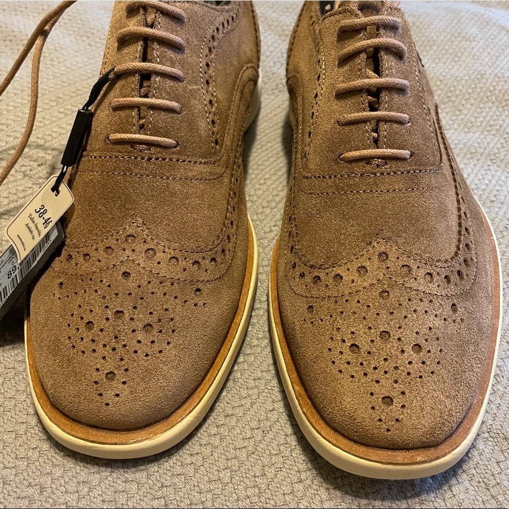 Massimo Dutti Mens size 8 split suede brogue shoe